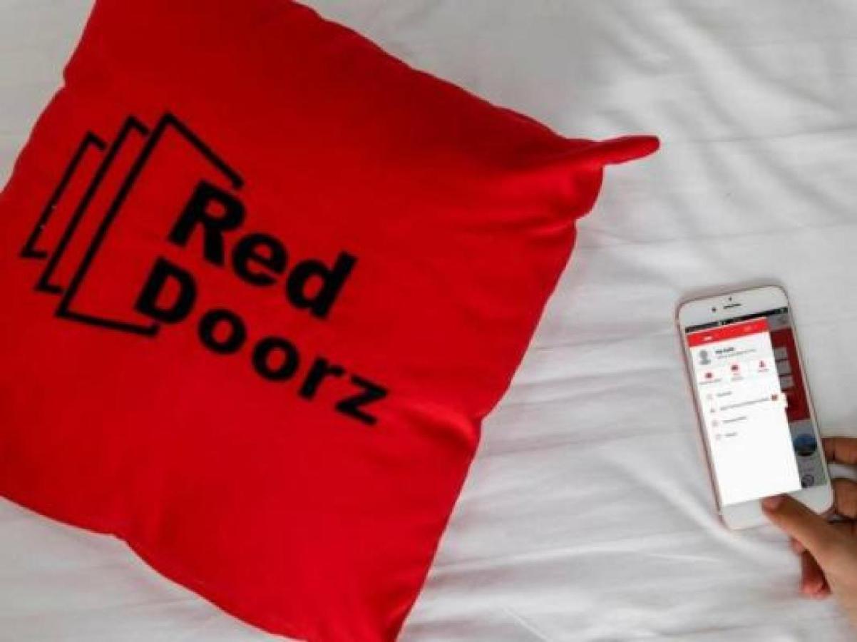 RedDoorz near Mangga Dua Square Hotel Jakarta Buitenkant foto